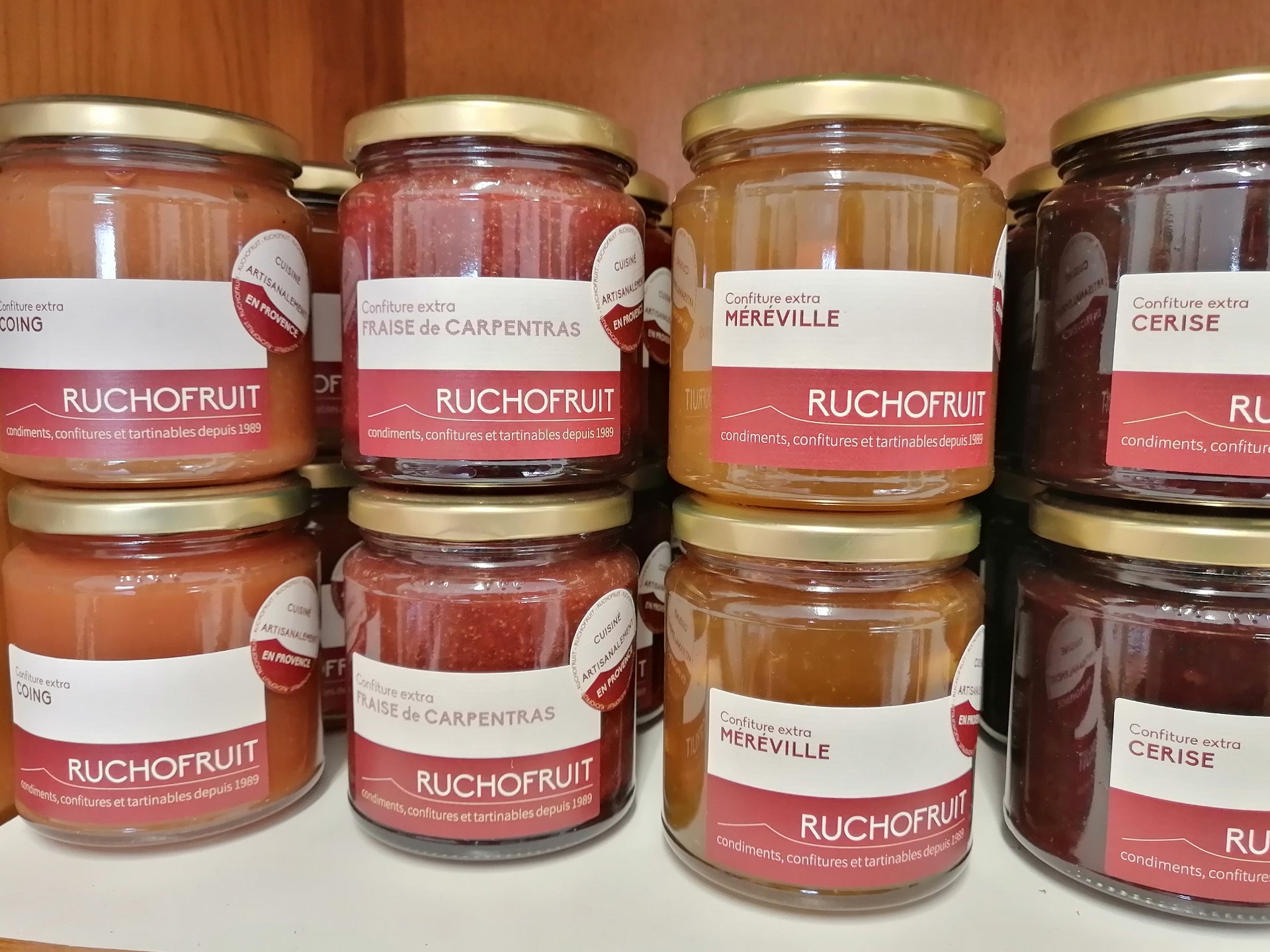 Étiquettes agroalimentaire Ruchofruit en étagère